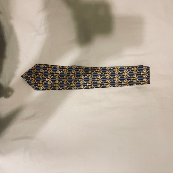 Vintage Versace tie in wonderful condition in mostly yellows and blues - Picture 1 of 3